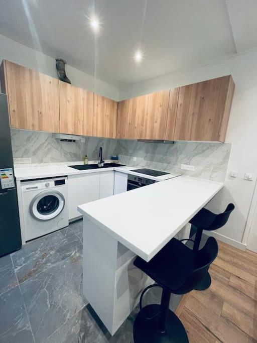 Charmant Appartement Americain แซงต์-เดอนี ภายนอก รูปภาพ