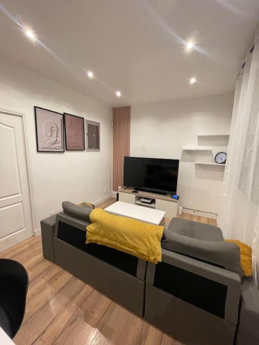 Charmant Appartement Americain แซงต์-เดอนี ภายนอก รูปภาพ